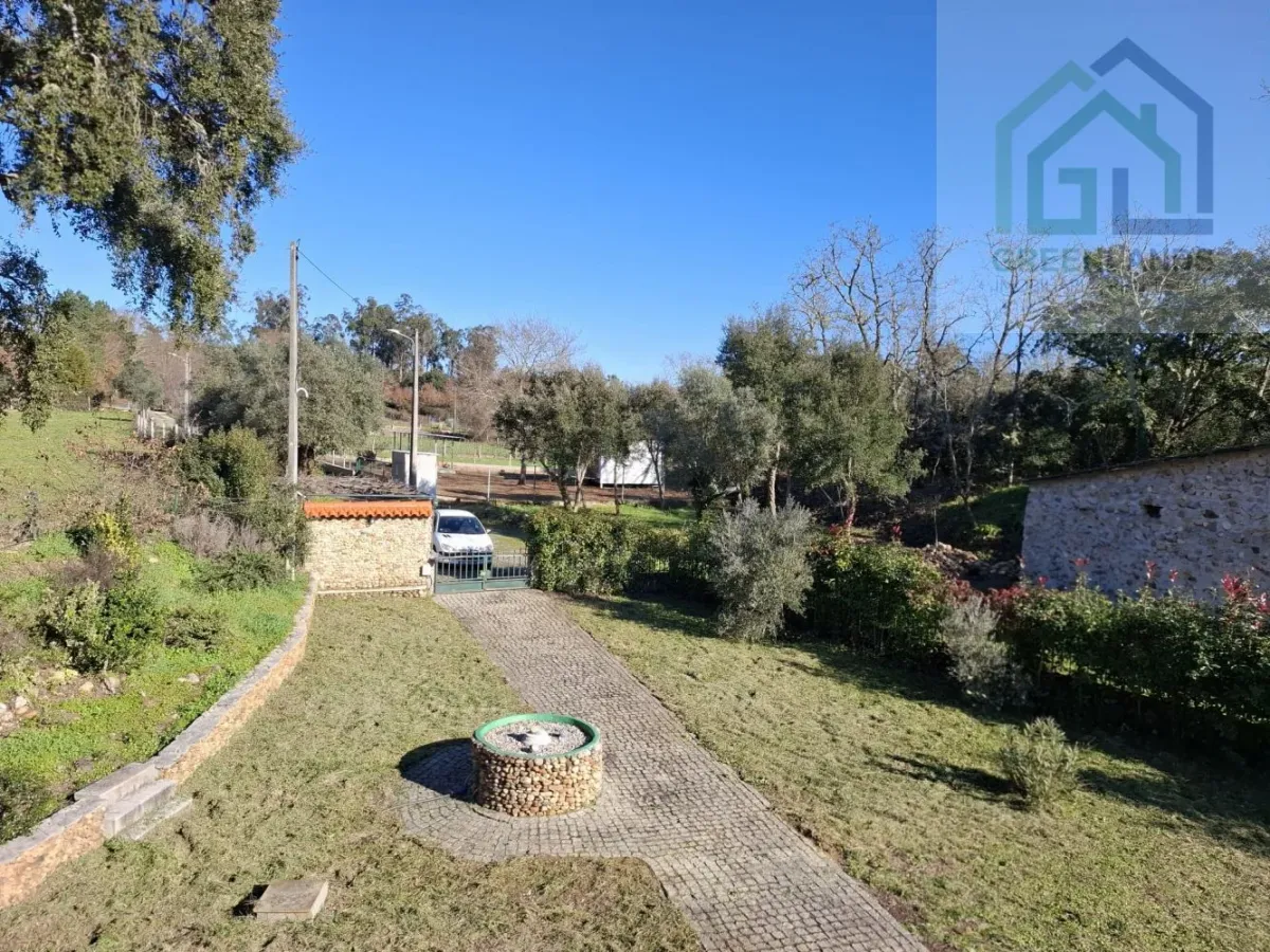 Quinta c/ casa Habitação em Sarzedo (cerca 6 mil m2)