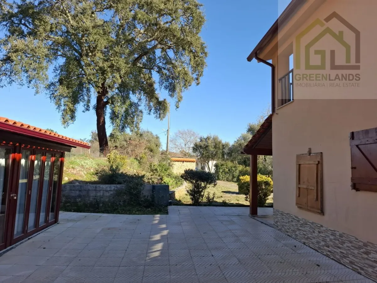 Quinta c/ casa Habitação em Sarzedo (cerca 6 mil m2)