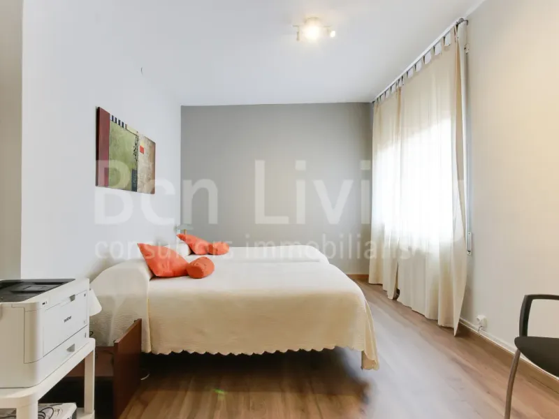 FANTÁSTICO ÁTICO SEMI-AMUEBLADO CON TERRAZA EN TRES TORRES