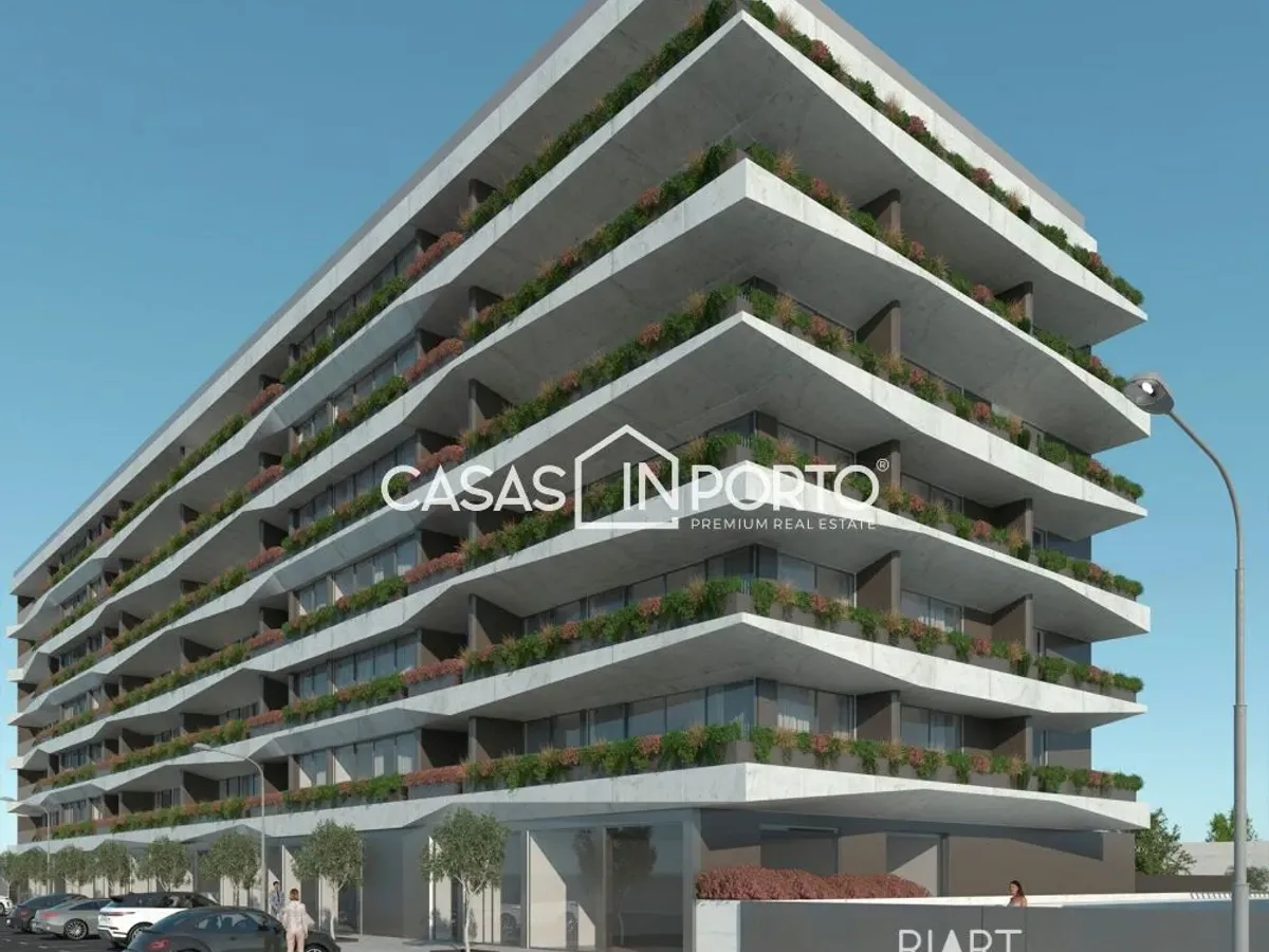 T2 Último Piso com varanda - Matosinhos Sul