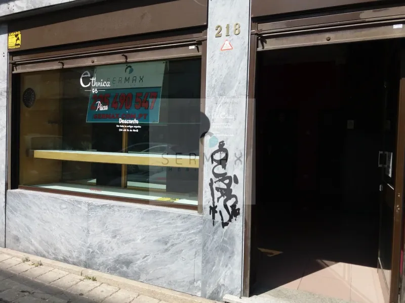 Loja na baixa, junto ao Silo Auto