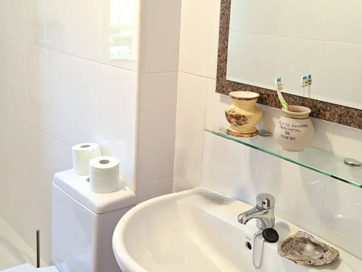 Bonito chalet independiente con piscina y garaje en Morales de Vino