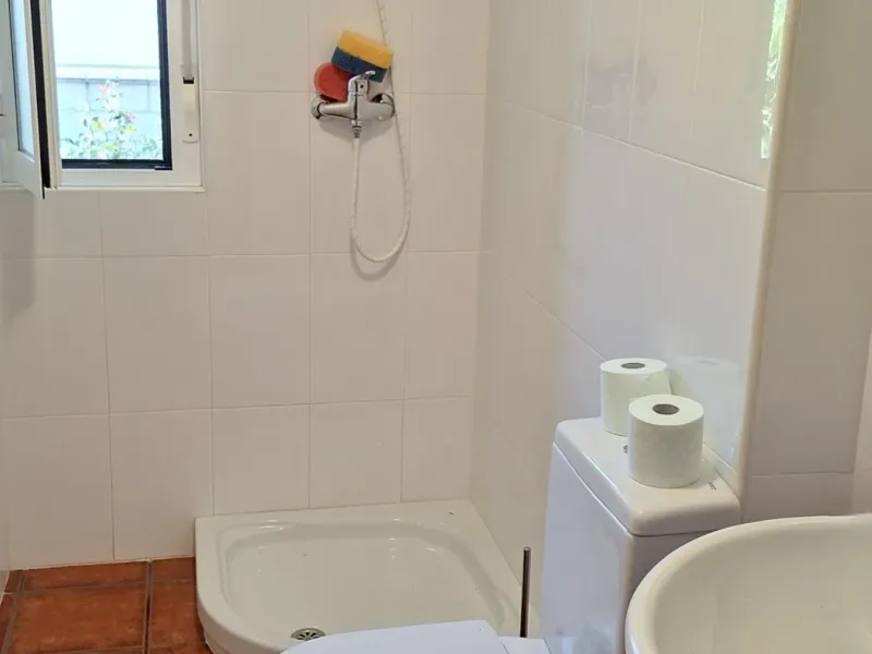 Bonito chalet independiente con piscina y garaje en Morales de Vino