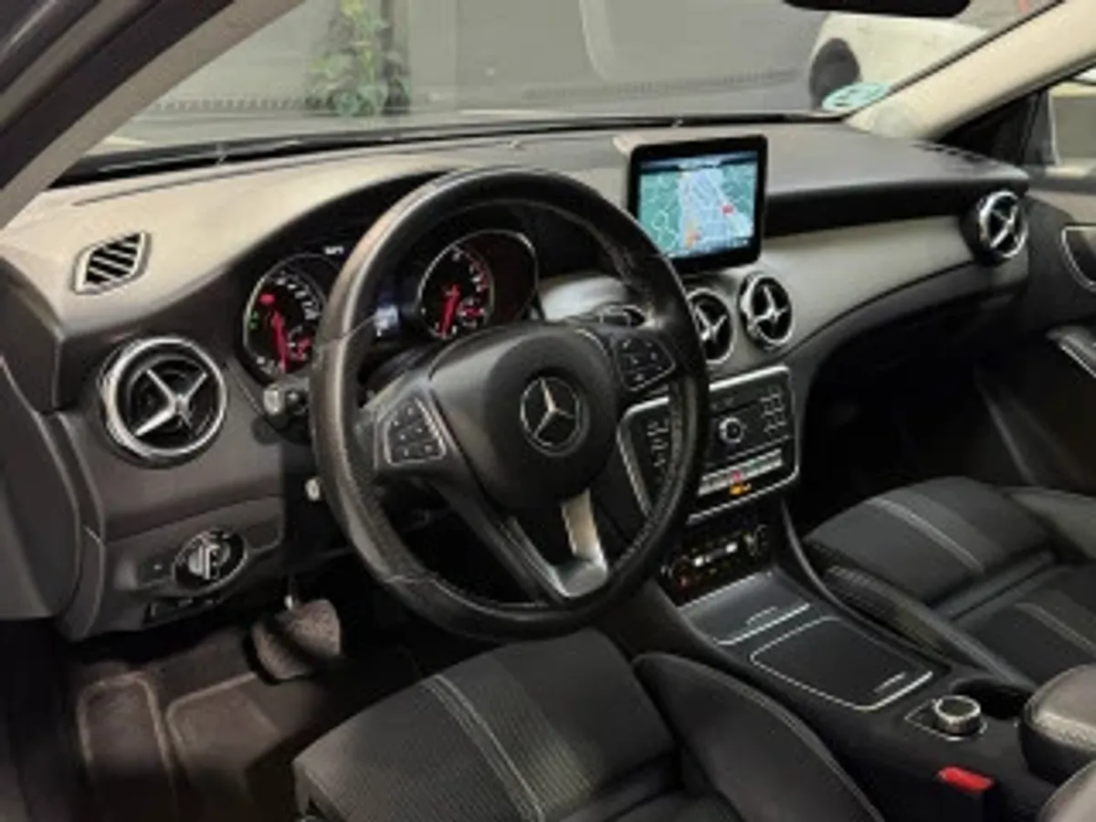 Mercedes-Benz Clase GLA GLA 180 AMG Line