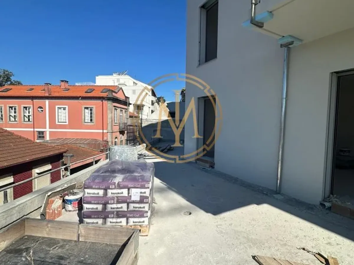 T3 com 2 lugares de garagem ao lado do Museu de Serralves