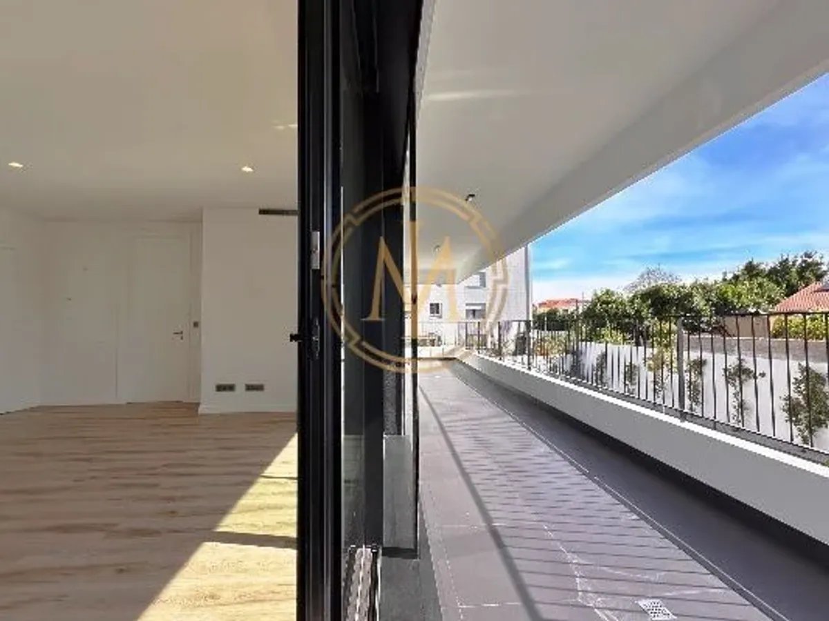 T3 com 2 lugares de garagem ao lado do Museu de Serralves