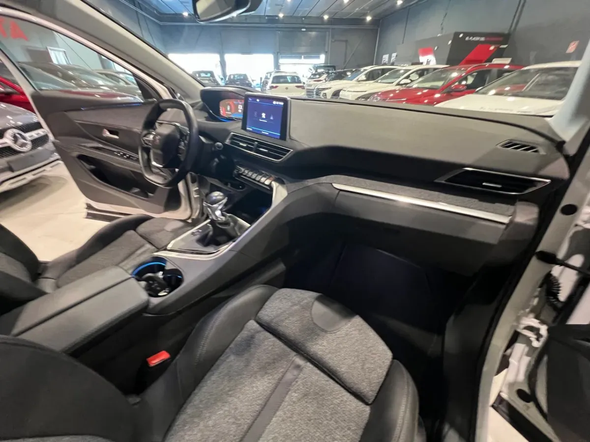 Peugeot 3008 allure 1.2 131cv