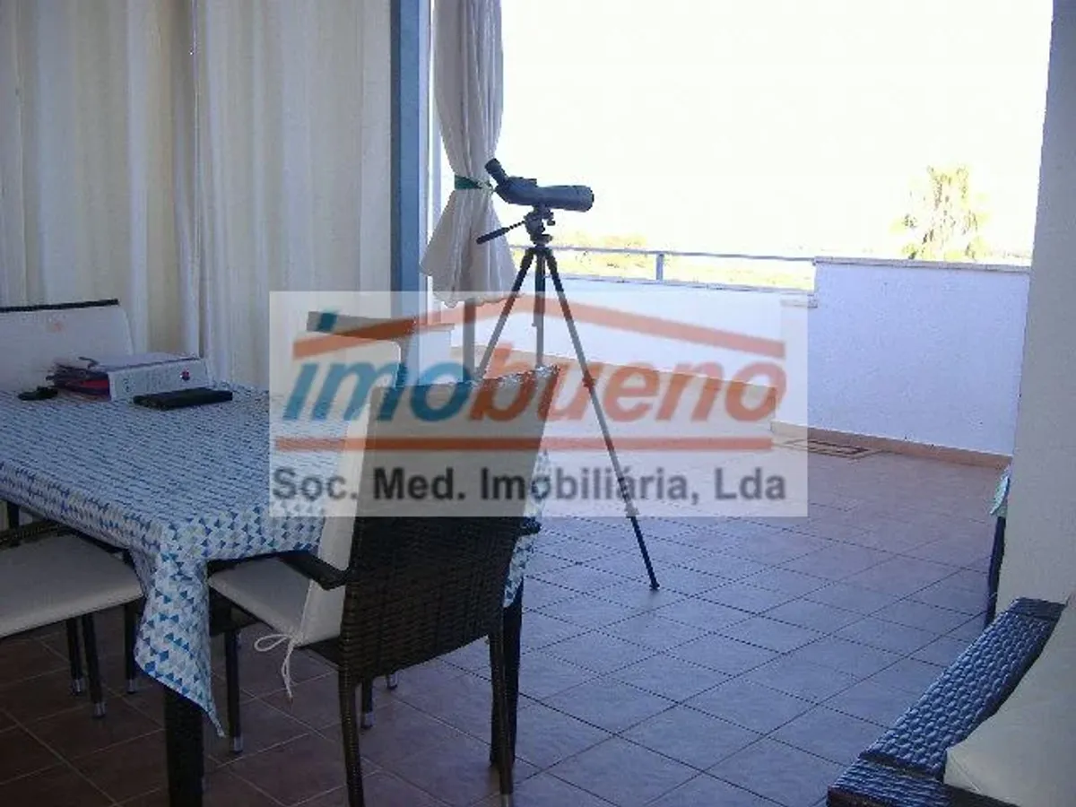 T3 + Terraço 60 m2 + Estacionamento