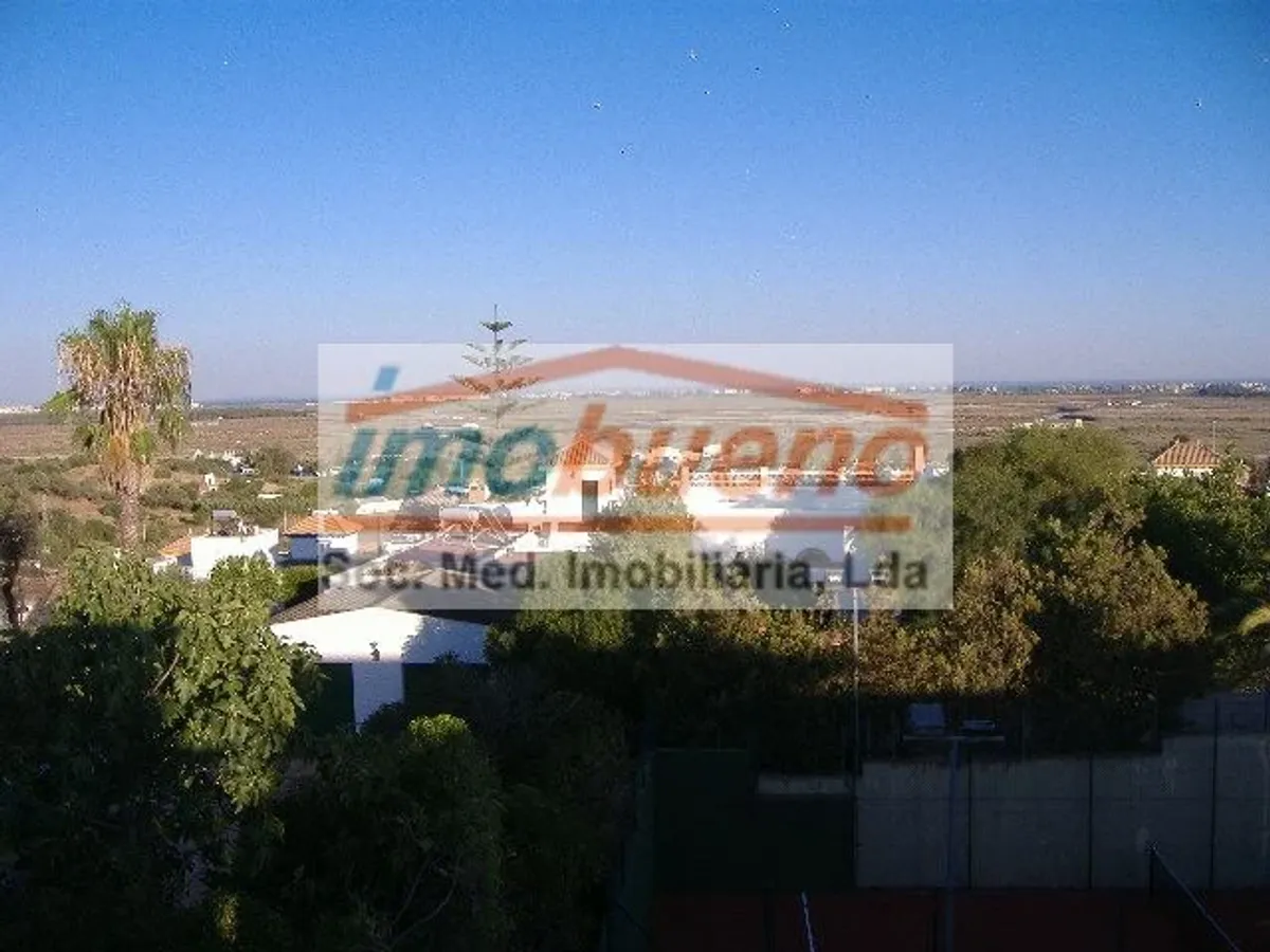 T3 + Terraço 60 m2 + Estacionamento