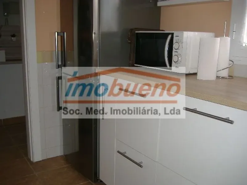 T3 + Terraço 60 m2 + Estacionamento