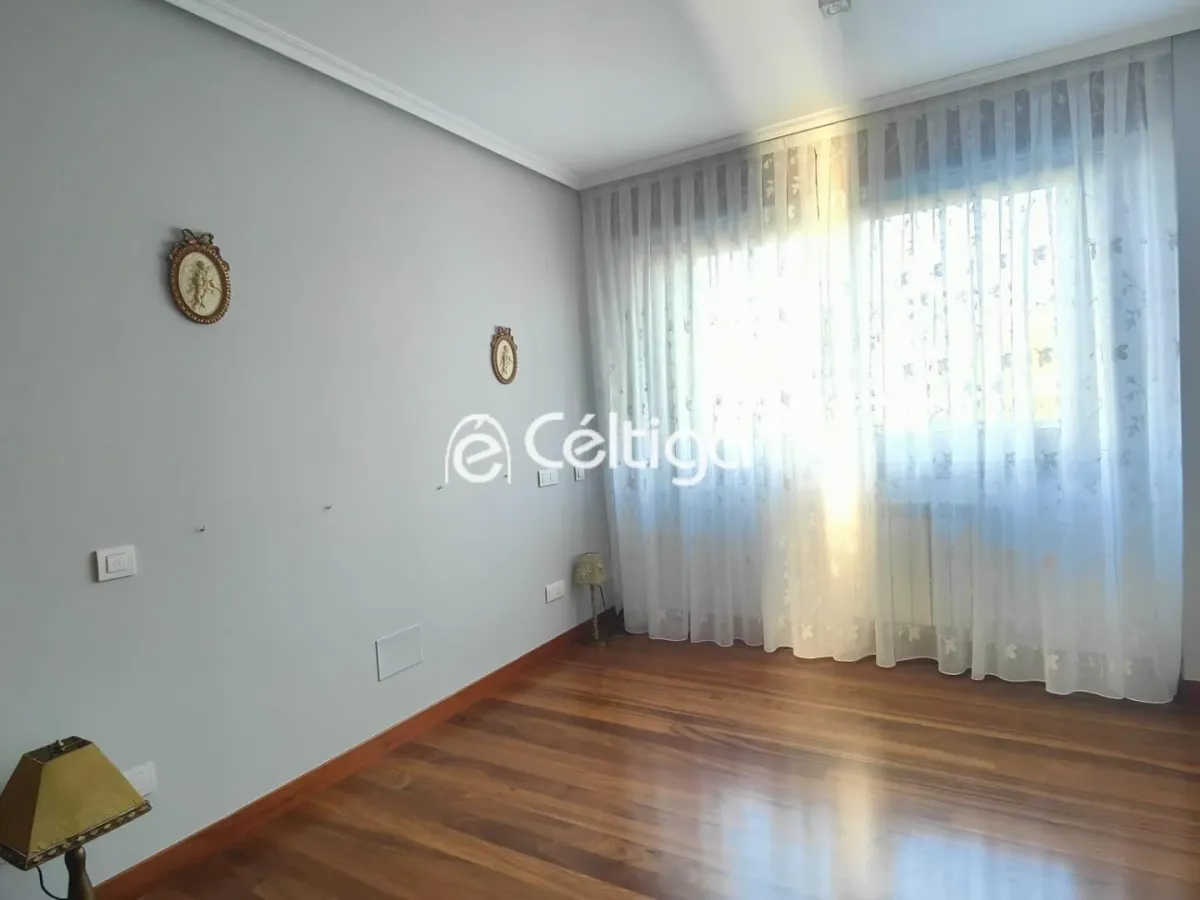 Perillo-Oleiros: Vivienda de 2 dormitorios con vistas