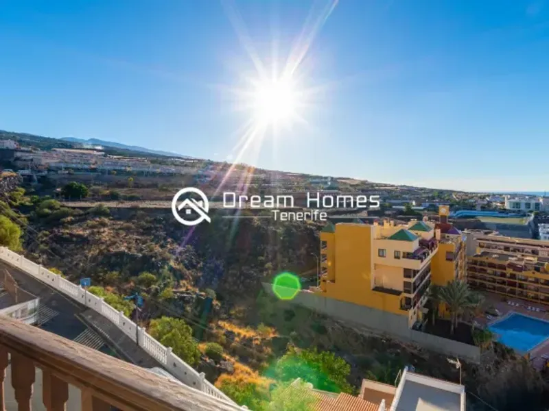 Bright & Airy Apartment with Sea Views