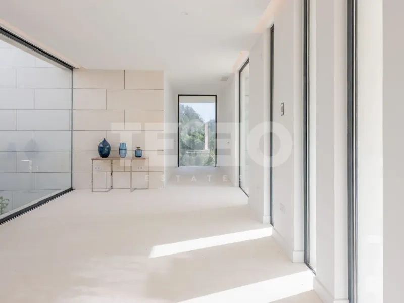 Fabulous Contemporary Style villa next to Valderrama Golf Course and facing a green protected zone.