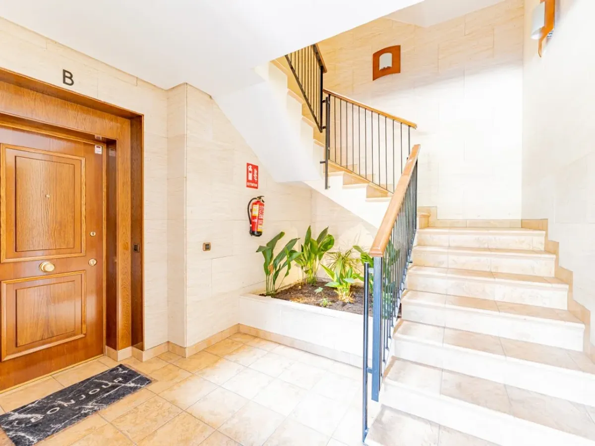 Impresionante bajo con jardín a la venta en Prado de Somosaguas – La Finca