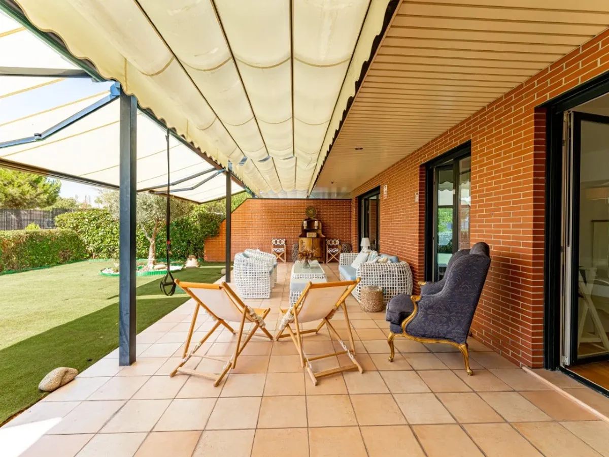 Impresionante bajo con jardín a la venta en Prado de Somosaguas – La Finca