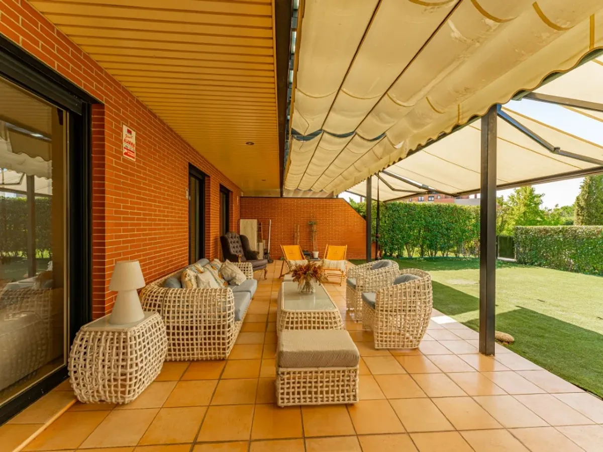 Impresionante bajo con jardín a la venta en Prado de Somosaguas – La Finca