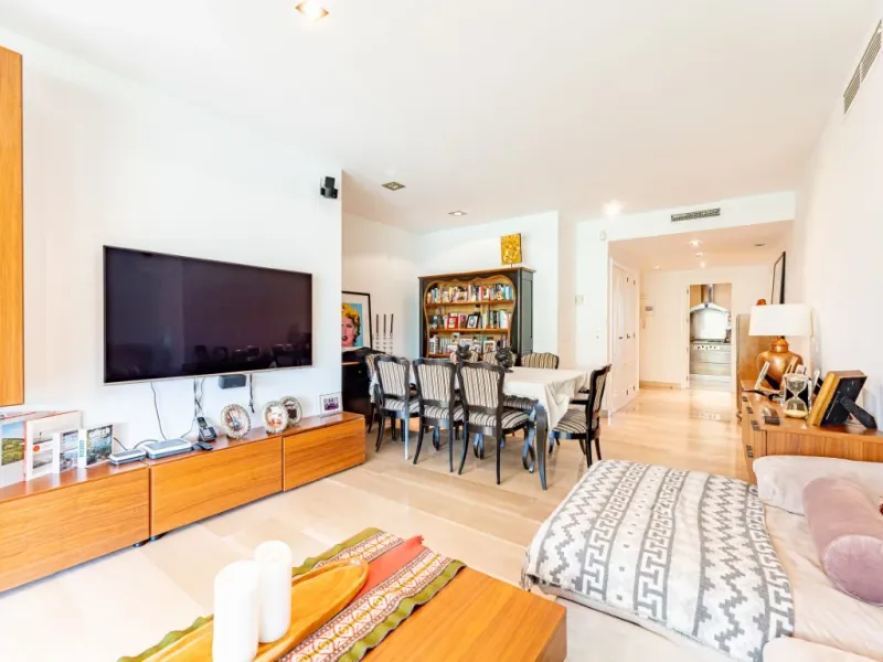 Impresionante bajo con jardín a la venta en Prado de Somosaguas – La Finca