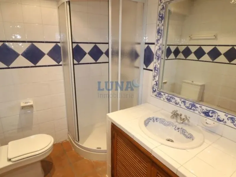 Edificio de 5 plantas con piscina en Getafe