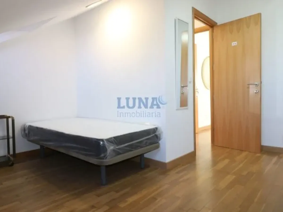 Edificio de 5 plantas con piscina en Getafe