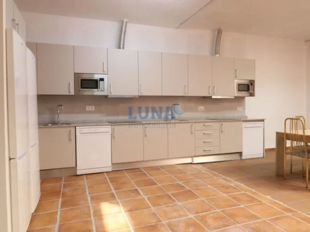 Edificio de 5 plantas con piscina en Getafe