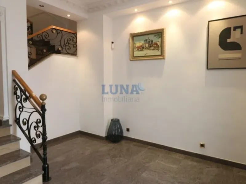 Edificio de 5 plantas con piscina en Getafe