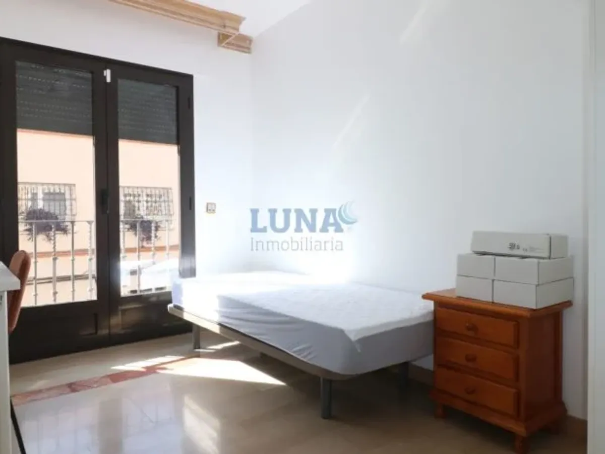 Edificio de 5 plantas con piscina en Getafe