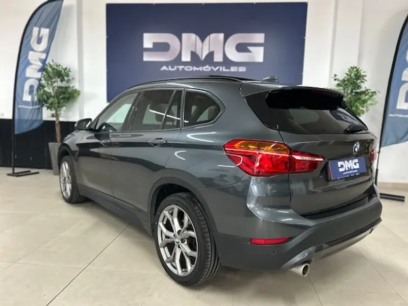 BMW X1 sDrive18i 5D Xline