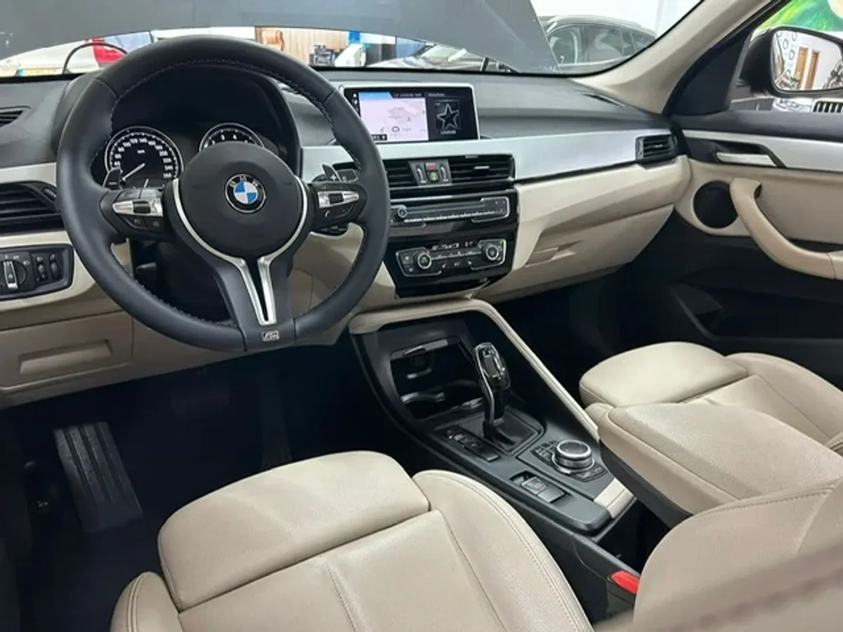 BMW X1 sDrive18i 5D Xline