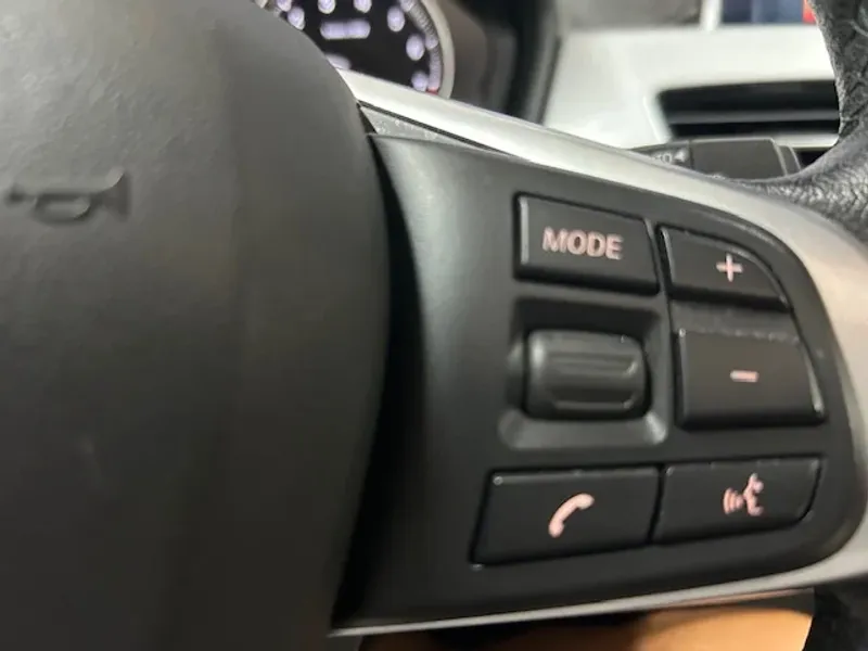 BMW X1 sDrive18i 5D Xline