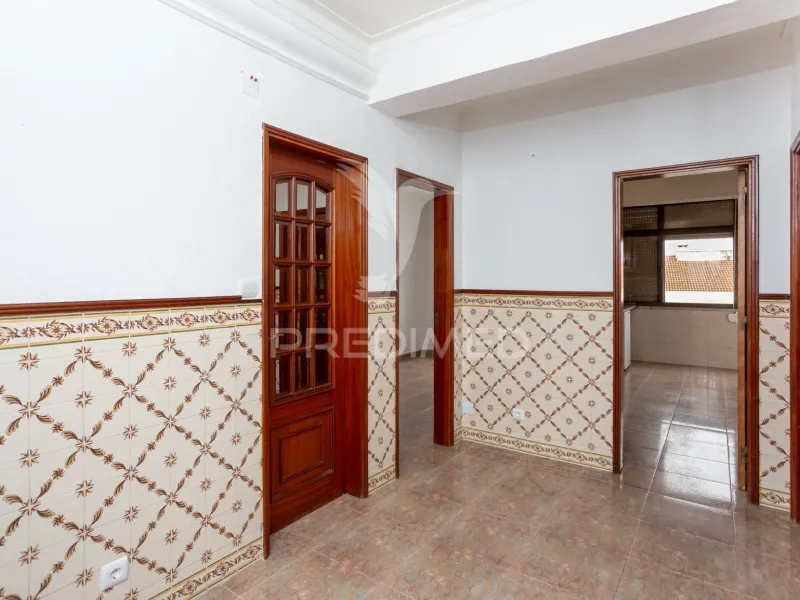 Apartamento T2 no Centro da Cruz de Pau