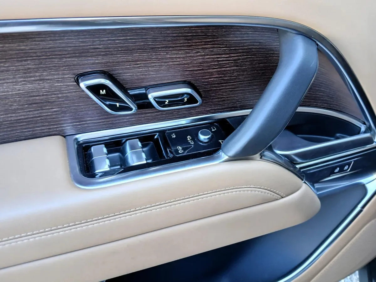 Land Rover Range Rover 3.0 P460e HSE