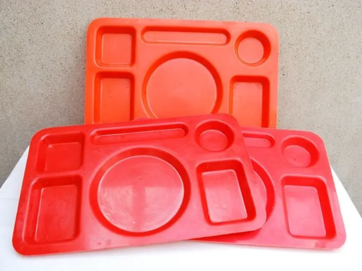 3 tabuleiros para servir refeições 