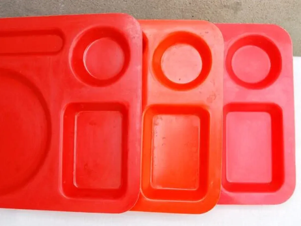 3 tabuleiros para servir refeições 