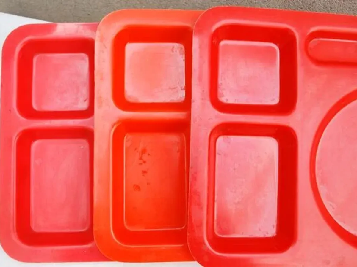 3 tabuleiros para servir refeições 