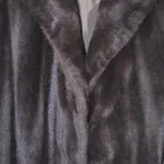 Casaco comprido de pele sintética dos anos 60  4