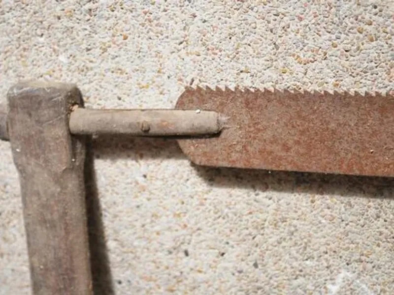 Serrote antigo de carpinteiro ou de 2 pessoas