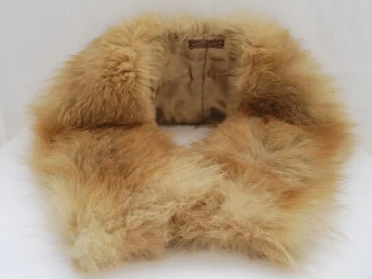 2 golas de pele verdadeira 