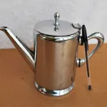 Bule metálico com 14 cms  2