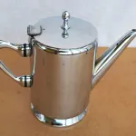 Bule metálico com 14 cms  5