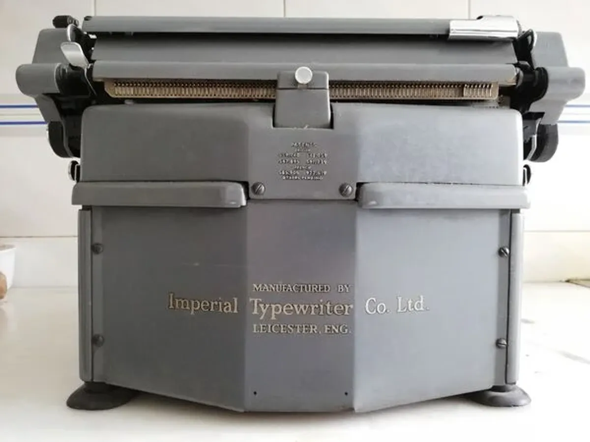 Máquina de escrever IMPERIAL 65 vintage typewriter