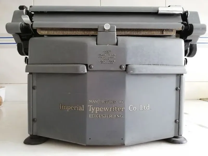 Máquina de escrever IMPERIAL 65 vintage typewriter