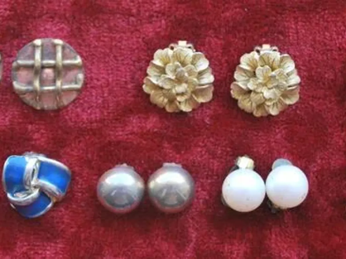 Brincos e Alfinetes dos anos 70 – 80 – 90