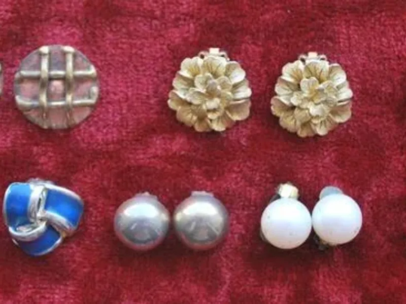 Brincos e Alfinetes dos anos 70 – 80 – 90