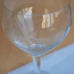 Copo de pé alto gravado  3