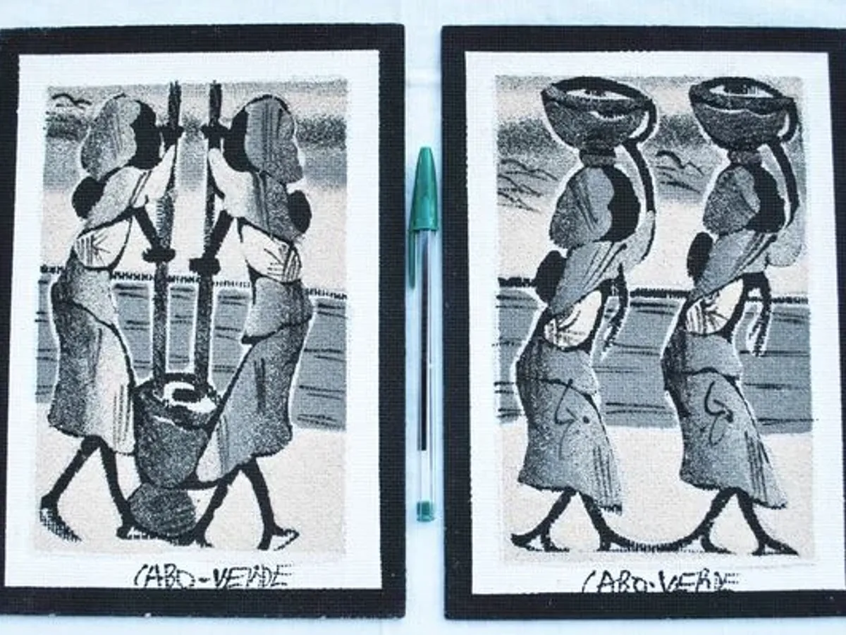 2 pequenos quadros feitos com areia Cabo Verde