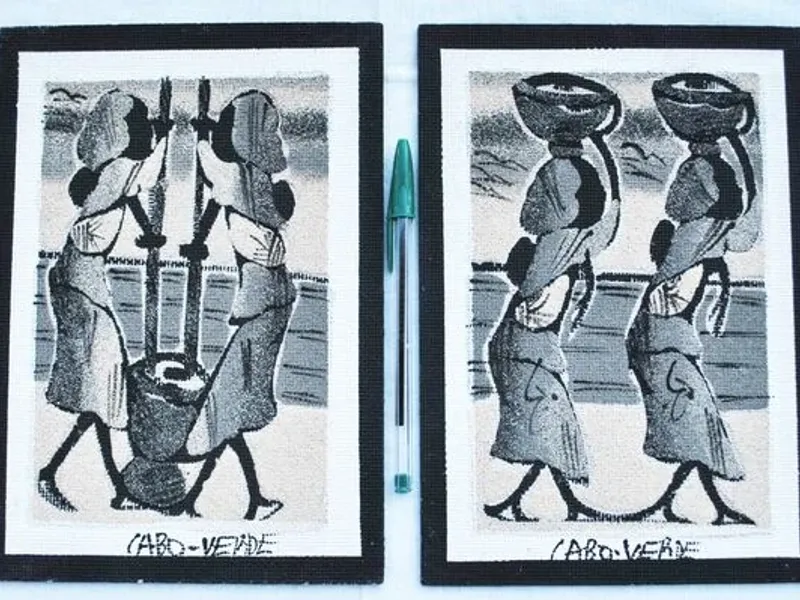 2 pequenos quadros feitos com areia Cabo Verde
