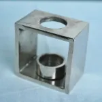 Suporte para vela com vela vermelha  1