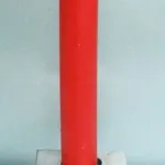 Suporte para vela com vela vermelha  2