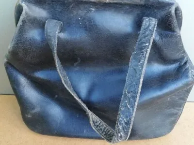 Mala de mão dos anos 60, em pele, da casa Galeão