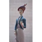 Estatueta pintada à mão com 24 cms  1